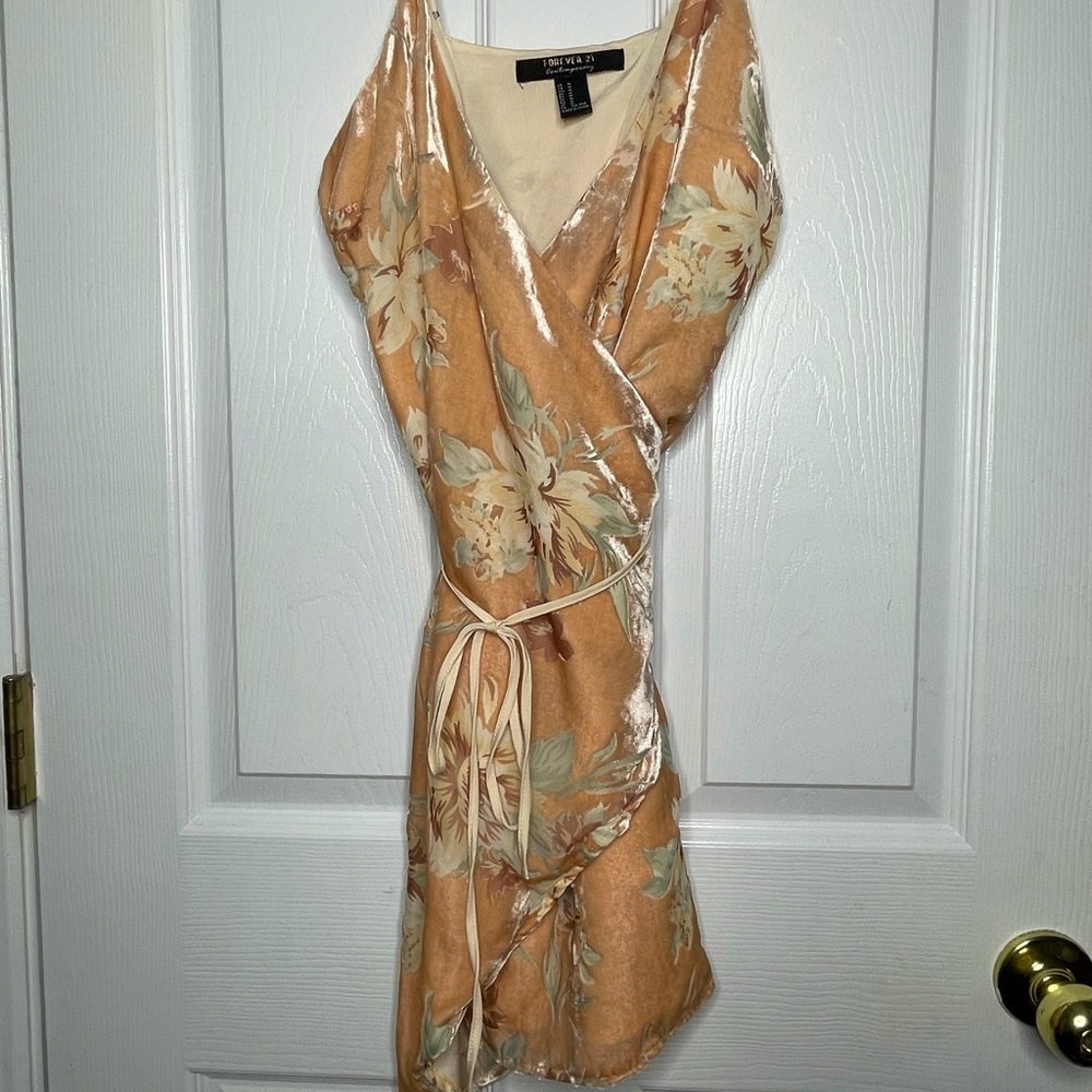 Forever 21 contemporary floral velour wrap dress